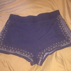 Grey Linen Shorts With Embroidering